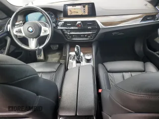 2020 BMW 5 Series M550i xDrive z VIN WBAJS7C09LCE11953, wystawiony jako Copart lot #49773175 z przebiegiem 40 329 mil mil oraz Szkoda całkowita • Salvage title. Historia ofert i sprzedaży dostępna na DreamBid. Obrazek 8.