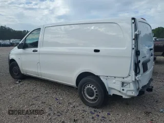 2023 Mercedes-Benz Metris Cargo z VIN W1YV0BEY9P4267409, wystawiony jako Copart lot #51648415 z przebiegiem 10 525 mil mil oraz Szkody całkowita. Historia ofert i sprzedaży dostępna na DreamBid. Obrazek 2.