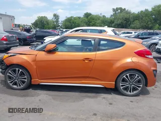 2016 Hyundai Veloster Turbo z VIN KMHTC6AE8GU302247, wystawiony jako IAAI lot #42619624 z przebiegiem 35 112 mil mil oraz . Historia ofert i sprzedaży dostępna na DreamBid. Obrazek 14.