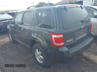 2008 Ford Escape XLT с VIN 1FMCU93108KE60815, выставлен на аукционе IAAI как лот 42504139 с пробегом 138 911 миль миль и . История ставок и продаж доступна на DreamBid. Изображение 3.