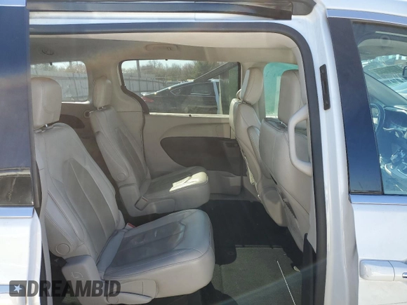 2021 Chrysler Pacifica Touring L with VIN 2C4RC1BGXMR532883, listed as a Copart auction lot 50173485 with 154,431 mi miles and Salvage Title. Bid and sale history available at DreamBid. Image 11.