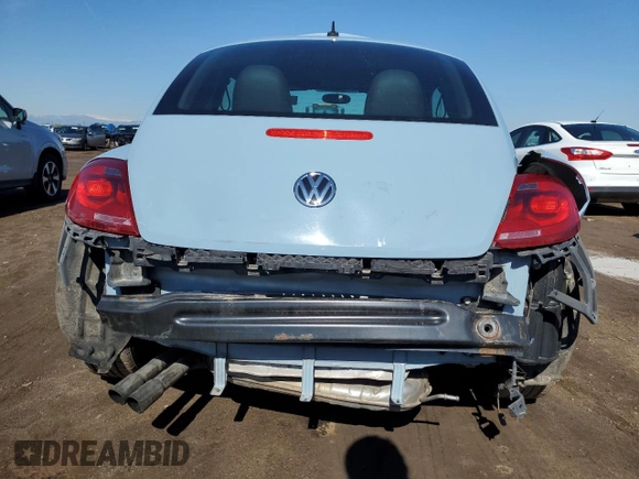 2015 Volkswagen Beetle Fleet Edition z VIN 3VWF17AT5FM640071, wystawiony jako Copart lot #56054715 z przebiegiem 138 539 mil mil oraz Szkoda całkowita • Salvage title. Historia ofert i sprzedaży dostępna na DreamBid. Obrazek 6.