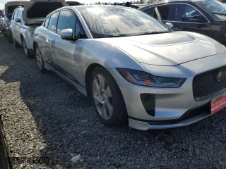 2020 Jaguar I-PACE SE with VIN SADHC2S1XL1F81363, listed as a Copart auction lot 73839674 with 0 mi miles and Non Repairable. Bid and sale history available at carsss.com. Image 4.