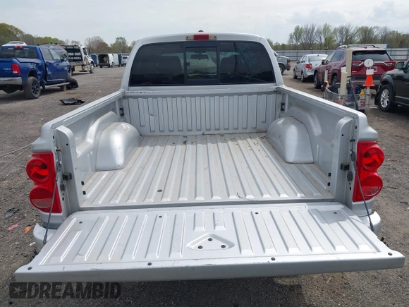 2007 Dodge Dakota SLT with VIN 1D7HE48KX7S122712, listed as a IAAI auction lot 41888864 with 114,384 mi miles and . Bid and sale history available at carsss.com. Image 8.