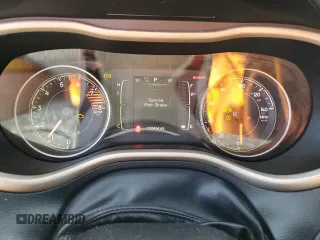 2016 Jeep Cherokee Latitude z VIN 1C4PJMCS3GW198175, wystawiony jako Copart lot #51071935 z przebiegiem 112 414 mil mil oraz Nie do naprawy • Non repairable. Historia ofert i sprzedaży dostępna na DreamBid. Obrazek 9.