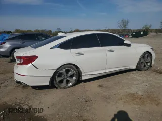 2018 Honda Accord Touring with VIN 1HGCV2F90JA014977, listed as a Copart auction lot 52817165 with 117,928 mi miles and Salvage title. Bid and sale history available at DreamBid. Image 3.