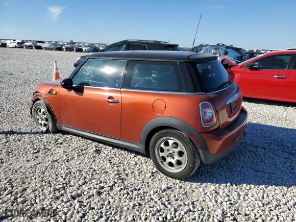 2012 MINI Cooper Hardtop with VIN WMWSU3C58CT260698, listed as a Copart auction lot 41513055 with 104,464 mi miles and Salvage Title. Bid and sale history available at carsss.com. Image 2.