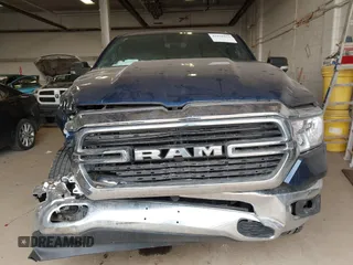 2019 Ram 1500 Big Horn z VIN 1C6SRFFT5KN762580, wystawiony jako IAAI lot #41858654 z przebiegiem 57 801 mil mil oraz . Historia ofert i sprzedaży dostępna na DreamBid. Obrazek 12.