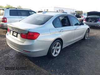 2014 BMW 3 Series 328d z VIN WBA3D3C58EK157097, wystawiony jako IAAI lot #42081036 z przebiegiem 117 898 mil mil oraz . Historia ofert i sprzedaży dostępna na DreamBid. Obrazek 4.