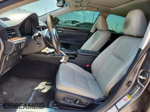 2014 Lexus ES 330 with VIN JTHBK1GG5E2101749, listed as a Copart auction lot 63680425 with 272,621 mi miles and Salvage title. Bid and sale history available at DreamBid. Image 7.