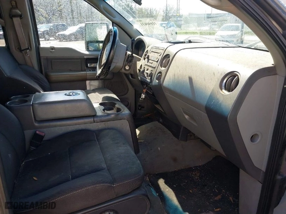 2008 Ford F-150 XLT with VIN 1FTPW12V18KC56921, listed as a IAAI auction lot 41646631 with 276,494 mi miles. Bid and sale history available at carsss.com. Image 5.