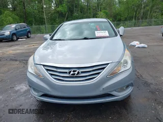 2013 Hyundai Sonata GLS z VIN 5NPEB4AC2DH781807, wystawiony jako IAAI lot #41958385 z przebiegiem 177 531 mil mil oraz . Historia ofert i sprzedaży dostępna na DreamBid. Obrazek 12.
