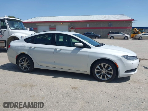 2015 Chrysler 200 S with VIN 1C3CCCBB6FN573571, listed as a IAAI auction lot 42125624 with 171,933 mi miles. Bid and sale history available at carsss.com. Image 14.
