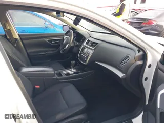 2017 Nissan Altima 2.5 SR with VIN 1N4AL3AP9HC207950, listed as a IAAI auction lot 40754028 with 104,981 mi miles. Bid and sale history available at carsss.com. Image 5.