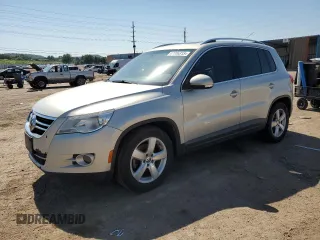 2010 Volkswagen Tiguan S с VIN WVGBV7AXXAW520599, выставлен на аукционе Copart как лот 62006315 с пробегом 143 877 миль миль и Чистый • Clean title. История ставок и продаж доступна на DreamBid. Изображение 1.