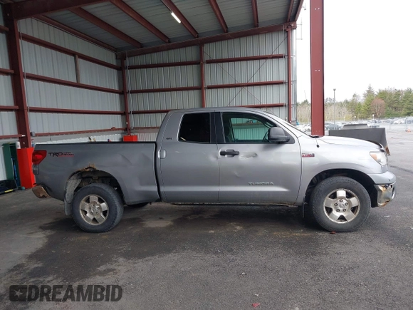 2008 Toyota Tundra z VIN 5TBBV54168S492738, wystawiony jako IAAI lot #41933935 z przebiegiem 225 767 mil mil oraz . Historia ofert i sprzedaży dostępna na DreamBid. Obrazek 13.