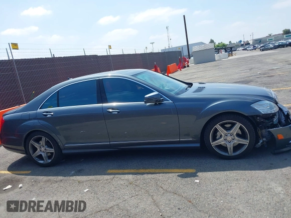 2011 Mercedes-Benz S 550 with VIN WDDNG7BB3BA385985, listed as a IAAI auction lot 42207977 with 122,874 mi miles and . Bid and sale history available at DreamBid. Image 13.