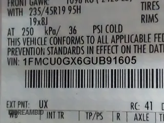 2016 Ford Escape SE with VIN 1FMCU0GX6GUB91605, listed as a IAAI auction lot 41640981 with 130,517 mi miles. Bid and sale history available at carsss.com. Image 9.