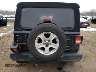 2022 Jeep Wrangler Unlimited Sport S with VIN 1C4HJXDGXNW242038, listed as a Copart auction lot 44771015 with 40,582 mi miles and Salvage Title. Bid and sale history available at DreamBid. Image 6.