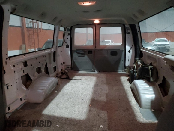 2007 Ford Econoline Passenger XL z VIN 1FBSS31L47DA97014, wystawiony jako Copart lot #82583214 z przebiegiem 227 766 mil mil oraz Czysty tytuł • Clean title. Historia ofert i sprzedaży dostępna na DreamBid. Obrazek 10.