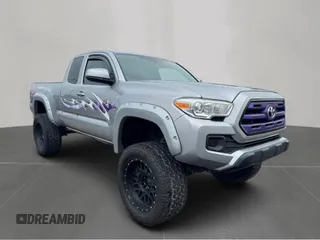 2017 Toyota Tacoma SR с VIN 5TFSX5EN7HX049964, выставлен на аукционе Copart как лот 67435425 с пробегом 159 577 миль миль и Чистый • Clean title. История ставок и продаж доступна на DreamBid. Изображение 1.