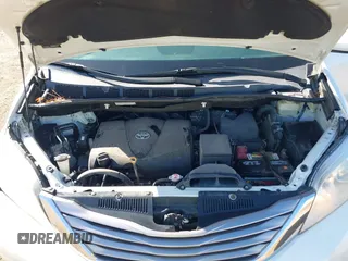 2017 Toyota Sienna XLE Auto Access Seat with VIN 5TDYZ3DC2HS806686, listed as a IAAI auction lot 41877474 with 72,011 mi miles. Bid and sale history available at carsss.com. Image 10.