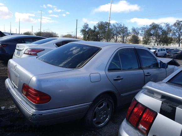 1998 Mercedes-Benz E with VIN WDBJF70F7WA605103, listed as a Copart auction lot 42458545 with 189,082 mi miles and Salvage Title. Bid and sale history available at DreamBid. Image 3.