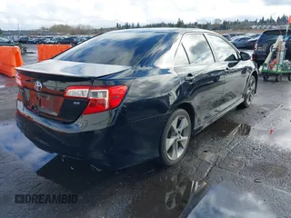 2014 Toyota Camry L with VIN 4T1BF1FK8EU730353, listed as a IAAI auction lot 41570761 with 154,900 mi miles. Bid and sale history available at carsss.com. Image 4.