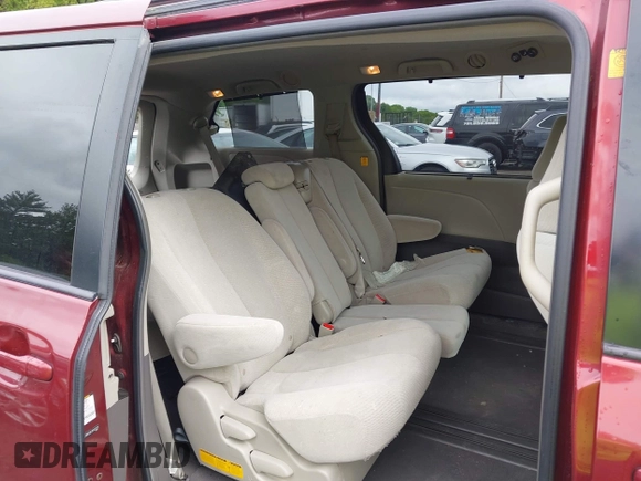2011 Toyota Sienna LE AAS z VIN 5TDKK3DC1BS023229, wystawiony jako IAAI lot #42326263 z przebiegiem 249 693 mil mil oraz . Historia ofert i sprzedaży dostępna na DreamBid. Obrazek 8.