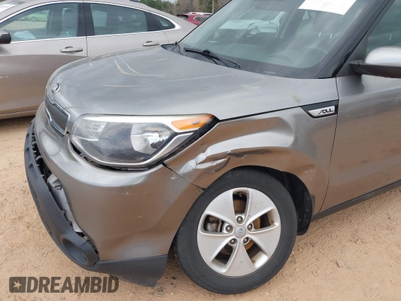 2016 Kia Soul with VIN KNDJN2A28G7294637, listed as a IAAI auction lot 41843806 with 156,179 mi miles. Bid and sale history available at carsss.com. Image 6.
