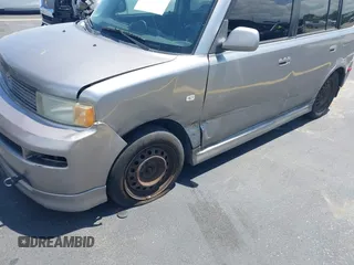 2006 Scion xB z VIN JTLKT324264122365, wystawiony jako IAAI lot #42315138 z przebiegiem 294 826 mil mil oraz . Historia ofert i sprzedaży dostępna na DreamBid. Obrazek 6.