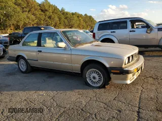 1987 BMW 3 Series z VIN WBAAA1301H2322047, wystawiony jako Copart lot #79020694 z przebiegiem 109 092 mil mil oraz Nie do naprawy • Non repairable. Historia ofert i sprzedaży dostępna na DreamBid. Obrazek 4.