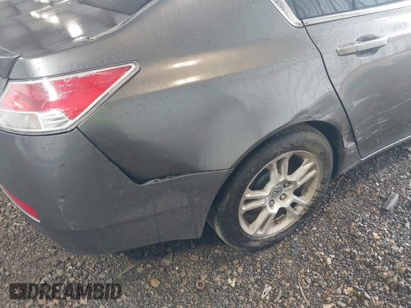 2010 Acura TL Technology z VIN 19UUA8F53AA010857, wystawiony jako IAAI lot #42242723 z przebiegiem 232 866 mil mil oraz . Historia ofert i sprzedaży dostępna na DreamBid. Obrazek 6.