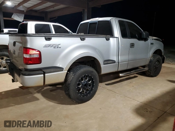 2005 Ford F-150 STX z VIN 1FTRF04W05KC85556, wystawiony jako Copart lot #83096844 z przebiegiem 190 436 mil mil oraz Szkoda całkowita • Salvage title. Historia ofert i sprzedaży dostępna na DreamBid. Obrazek 3.