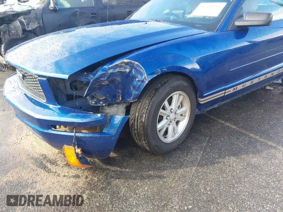 2007 Ford Mustang Deluxe with VIN 1ZVFT84N875329917, listed as a IAAI auction lot 41760205 with 171,005 mi miles and . Bid and sale history available at carsss.com. Image 6.