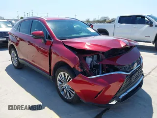 2022 Toyota Venza LE with VIN JTEAAAAH1NJ106479, listed as a IAAI auction lot 41764101 with 31,848 mi miles. Bid and sale history available at carsss.com. Image 1.