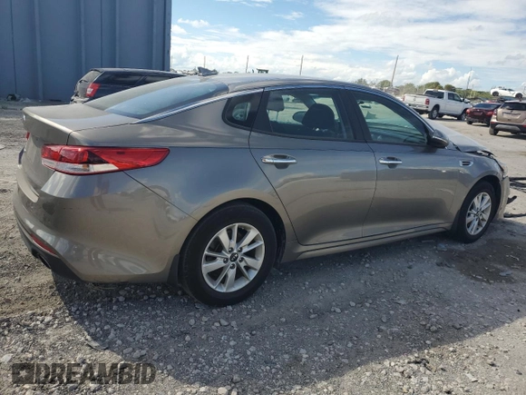 2017 Kia Optima LX z VIN 5XXGT4L37HG142309, wystawiony jako Copart lot #61533985 z przebiegiem 66 970 mil mil oraz Nie do naprawy • Non repairable. Historia ofert i sprzedaży dostępna na DreamBid. Obrazek 3.