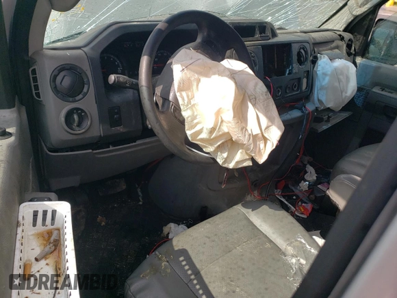 2012 Ford Econoline Passenger XL z VIN 1FBSS3BLXCDA45041, wystawiony jako Copart lot #54742825 z przebiegiem Nie podano mil oraz Szkoda całkowita • Salvage title. Historia ofert i sprzedaży dostępna na DreamBid. Obrazek 8.