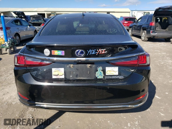 2021 Lexus ES with VIN 58ADA1C16MU012889, listed as a Copart auction lot 81812384 with 57,746 mi miles and Clean Title. Bid and sale history available at carsss.com. Image 6.