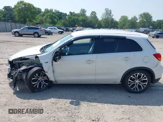 2018 Mitsubishi Outlander ES z VIN JA4AP3AU9JU023316, wystawiony jako IAAI lot #42496213 z przebiegiem 24 772 mil mil oraz . Historia ofert i sprzedaży dostępna na DreamBid. Obrazek 14.