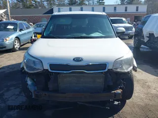 2014 Kia Soul with VIN KNDJN2A2XE7065325, listed as a IAAI auction lot 41751585 with 161,937 mi miles. Bid and sale history available at carsss.com. Image 6.