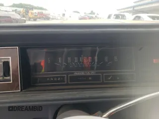 1983 Oldsmobile Cutlass Supreme z VIN 1G3AR47A1DM520447, wystawiony jako Copart lot #58216235 z przebiegiem 88 361 mil mil oraz Szkoda całkowita • Salvage title. Historia ofert i sprzedaży dostępna na DreamBid. Obrazek 9.