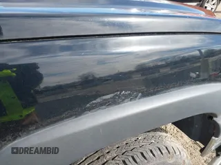 2004 Chevrolet Silverado 2500 LT z VIN 1GCGK23U84F146779, wystawiony jako IAAI lot #41816441 z przebiegiem 163 631 mil mil oraz . Historia ofert i sprzedaży dostępna na DreamBid. Obrazek 19.