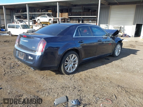 2011 Chrysler 300 Limited z VIN 2C3CA5CG3BH573543, wystawiony jako IAAI lot #41862364 z przebiegiem 165 573 mil mil oraz . Historia ofert i sprzedaży dostępna na DreamBid. Obrazek 4.