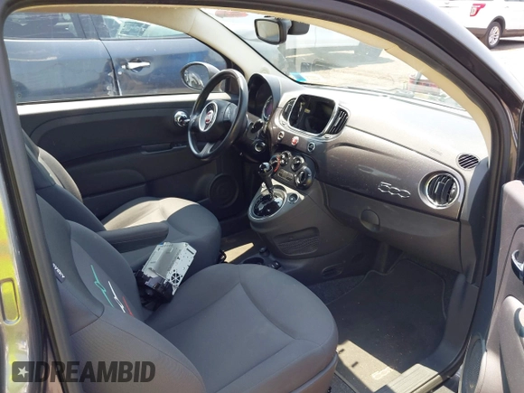2016 FIAT 500 Pop z VIN 3C3CFFAR0GT120913, wystawiony jako IAAI lot #42420104 z przebiegiem 126 778 mil mil oraz . Historia ofert i sprzedaży dostępna na DreamBid. Obrazek 5.