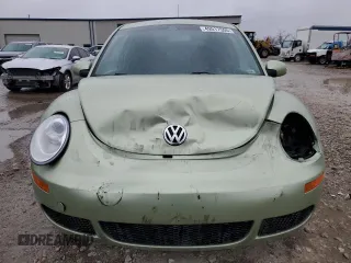 2008 Volkswagen New Beetle Coupe S with VIN 3VWPW31CX8M513351, listed as a Copart auction lot 49517555 with 0 mi miles and Salvage Title. Bid and sale history available at carsss.com. Image 5.