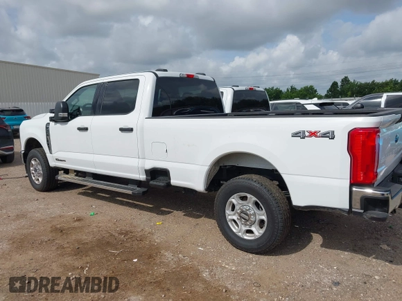 2025 Ford F-250 XL with VIN 1FT7W2BT9SEC54537, listed as a IAAI auction lot 42714592 with 6,334 mi miles and . Bid and sale history available at DreamBid. Image 14.