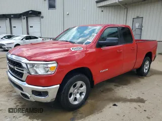2022 Ram 1500 Big Horn z VIN 1C6RRFBG1NN480304, wystawiony jako Copart lot #56955115 z przebiegiem 52 649 mil mil oraz Czysty tytuł • Clean title. Historia ofert i sprzedaży dostępna na DreamBid. Obrazek 1.