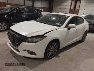 2018 Mazda 3 Touring z VIN 3MZBN1V32JM188650, wystawiony jako IAAI lot #41428819 z przebiegiem 225 611 mil mil oraz . Historia ofert i sprzedaży dostępna na DreamBid. Obrazek 17.