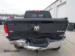 2017 Ram 1500 SLT z VIN 1C6RR7GG7HS704583, wystawiony jako IAAI lot #41080645 z przebiegiem 100 965 mil mil oraz . Historia ofert i sprzedaży dostępna na DreamBid. Obrazek 17.